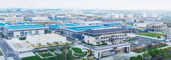 HQT-PAO8 Синтетическое базовое масло, улучшающее производительность в промышленных приложениях